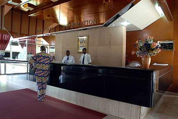 Gaweye Hotel Найамей Екстериор снимка