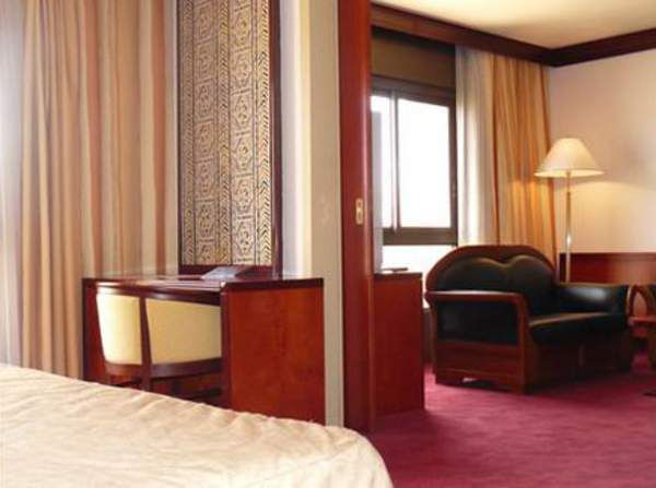 Gaweye Hotel Найамей Екстериор снимка